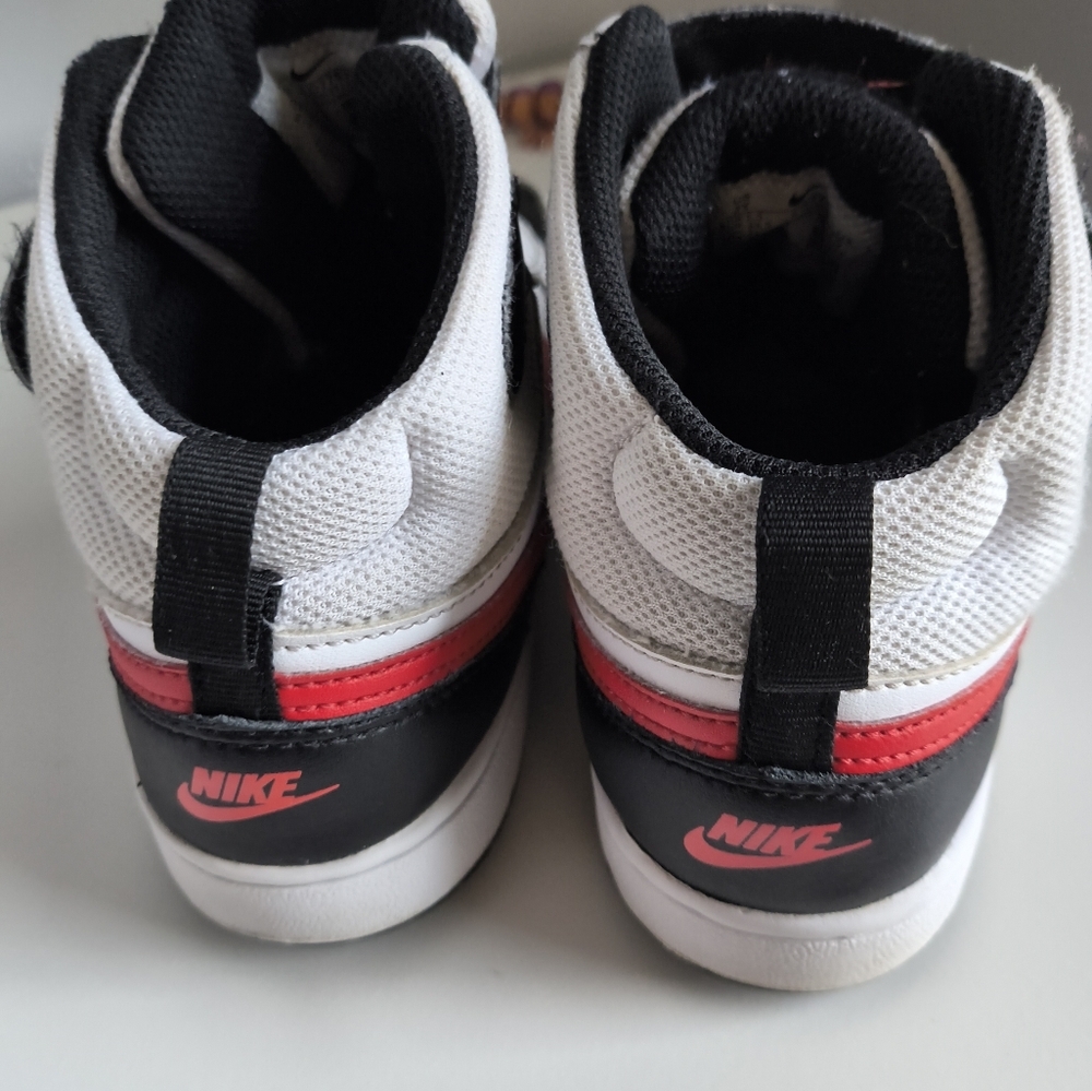 Nike Kids High-Top Sneakers - Black, White, and Red - Picture 4 of 4
